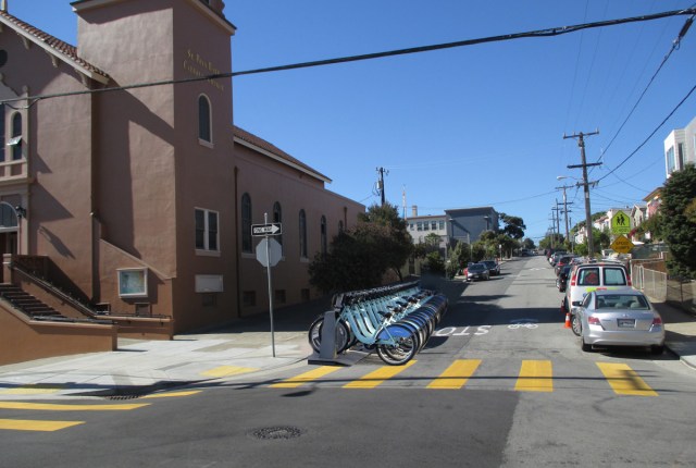 Edna_Hearst_bikeshare_mockup_2017_10_25-s