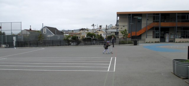 Sunnyside_ES_shared_schoolyard_2020_03_23